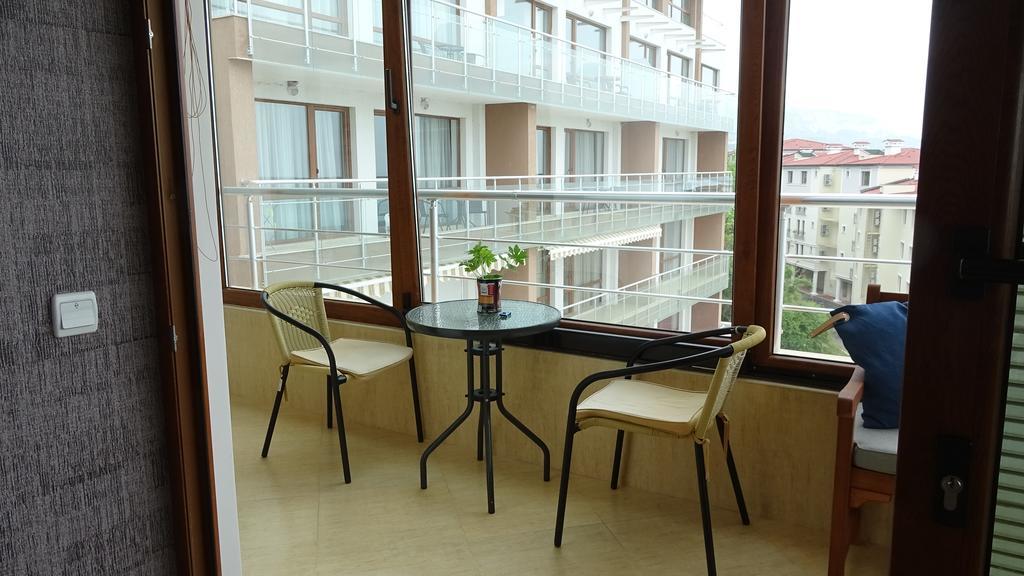 Apartments In Princess Residence Baltsjik Buitenkant foto
